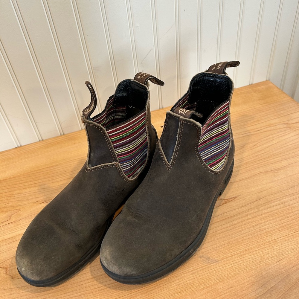 Blundstone Brown Ankle Boots with Striped Accents - Picture 2 of 7